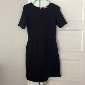 Short Sleeve Fitted Black Dress - M